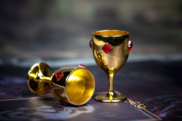 Player Token: Gold Color Chalice In Metal Alloy – sleevekings