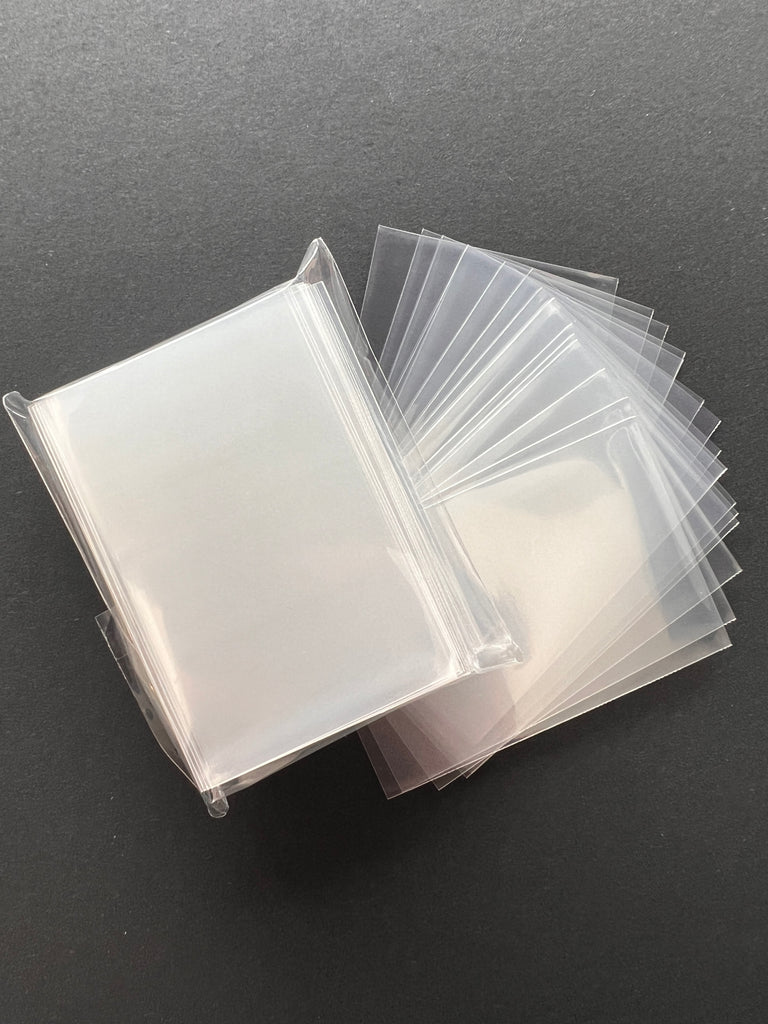 100 proteges cartes 41 x 63 mm mini pochette plastiques transparentes.